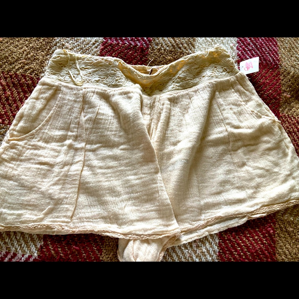 Flowy shorts